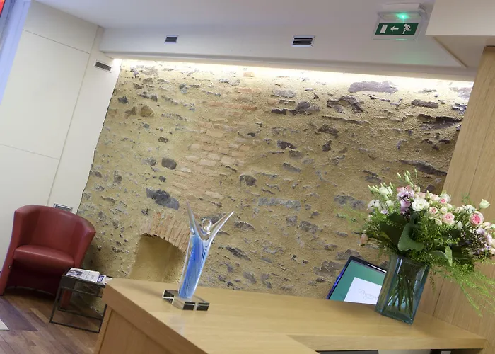 Logis Hotel Duquesne