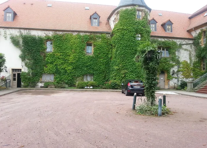 Stadtschloß Hecklingen***