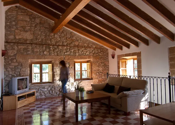 Petit Hotel Hostatgeria La Victoria
