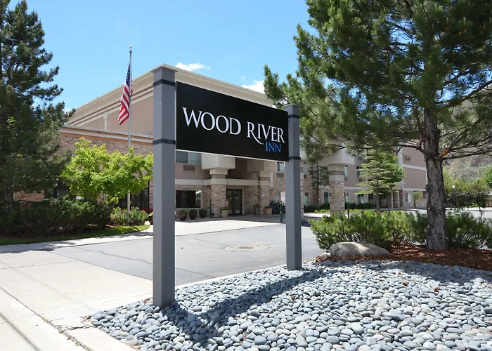 Wood River Inn & Suite
