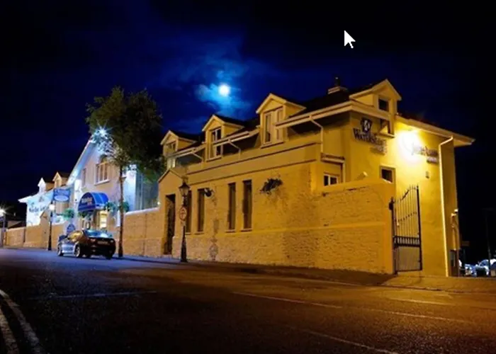 WatersEdge Hotel