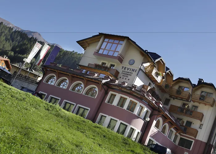 Tevini Dolomites Charming Hotel Commezzadura