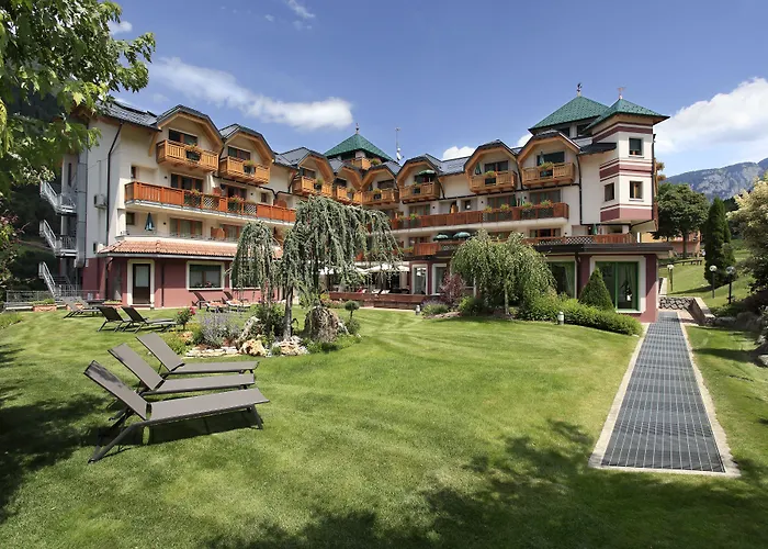 Tevini Dolomites Charming Hotel Commezzadura