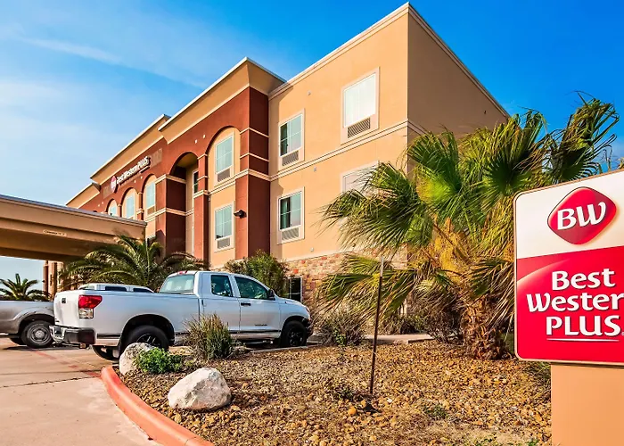 Best Western Plus Kenedy Inn
