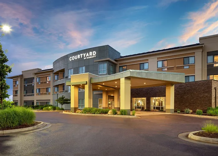 Courtyard Mankato Hotel&Event Center