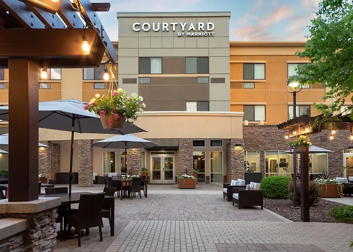 Courtyard Mankato Hotel&Event Center