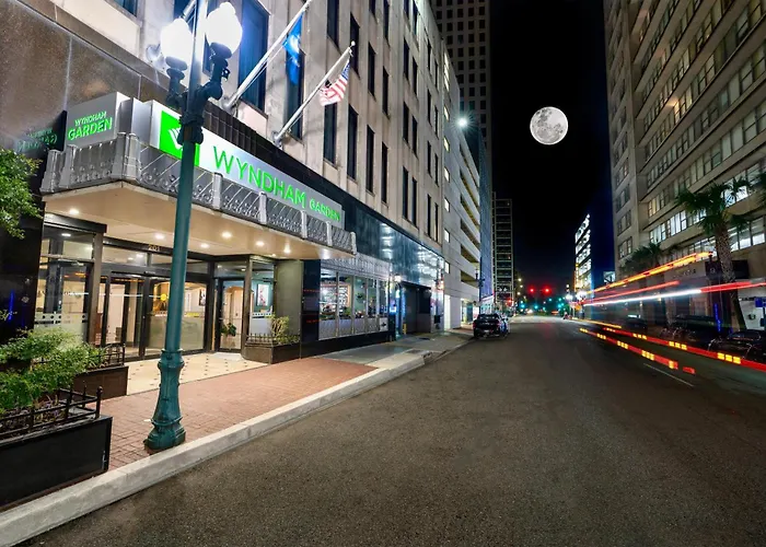 Wyndham Garden Baronne Plaza Hotel New Orleans
