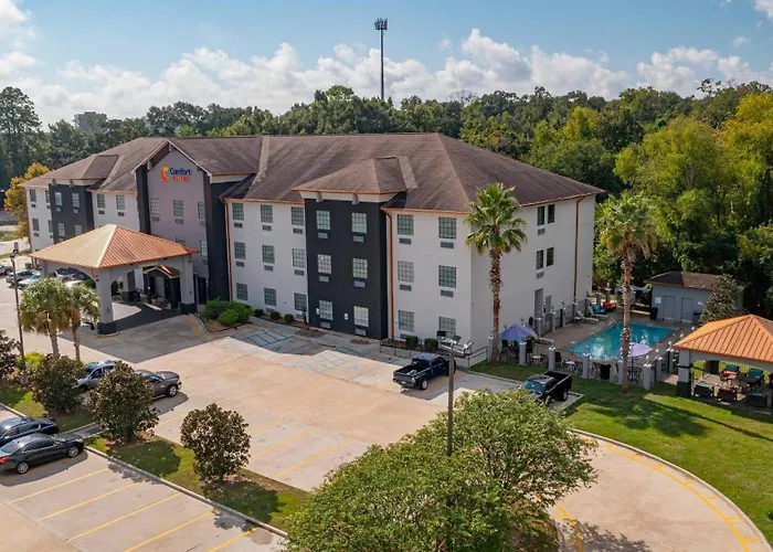 Comfort Suites Oil Center