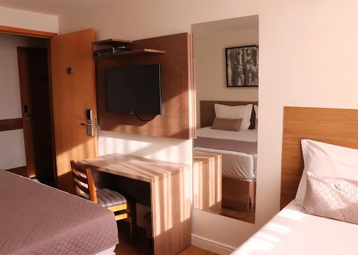 Vida Plaza Hotel