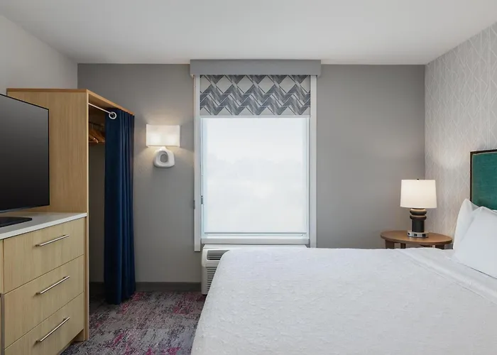 Home2 Suites By Hilton Milwaukee Brookfield