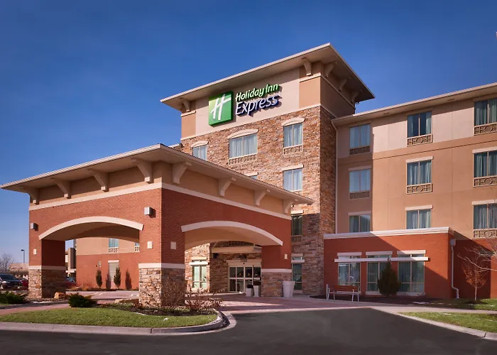 Holiday Inn Express & Suites Overland Park By Ihg