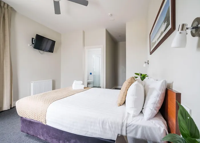 Huskisson Hotel