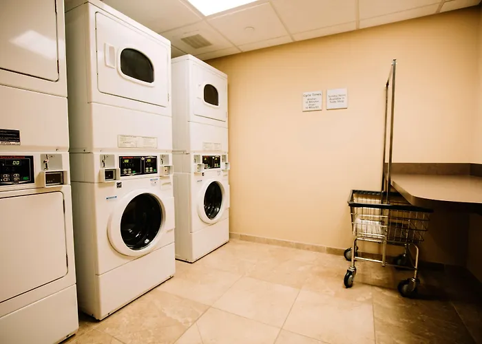 Hampton Inn & Suites Minot