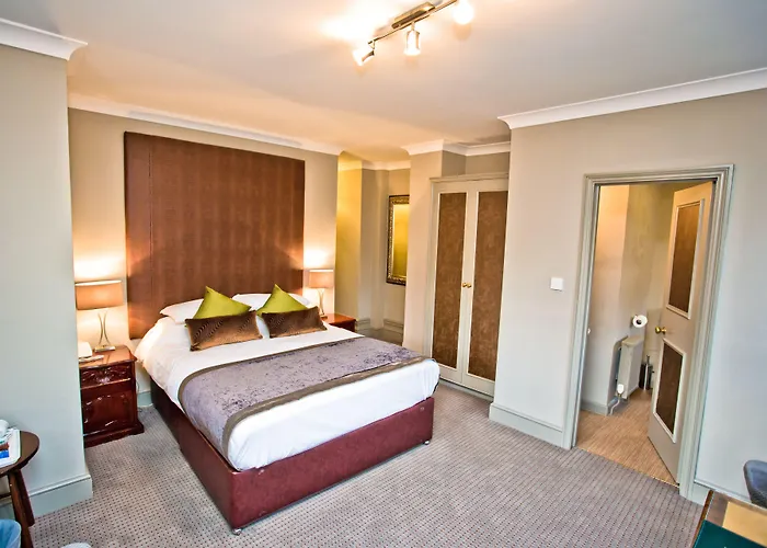 Wards Hotel & Restaurant