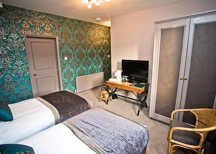 Wards Hotel & Restaurant