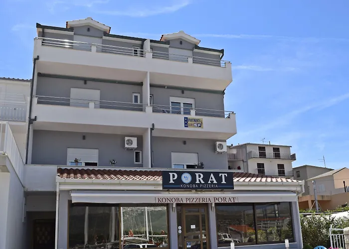 Rooms And Apartments Porat