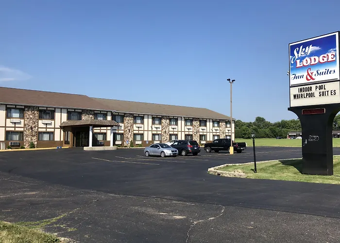 Sky Lodge Inn & Suites - Delavan
