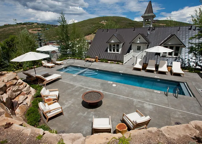 Washington School House Hotel