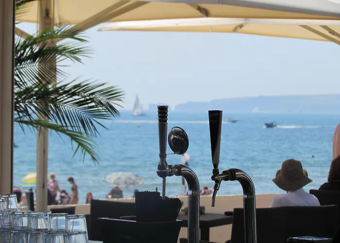 Sandbanks Hotel