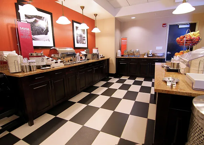 Hampton Inn & Suites Grand Forks