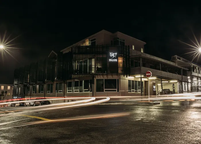 King And Queen Hotel Suites