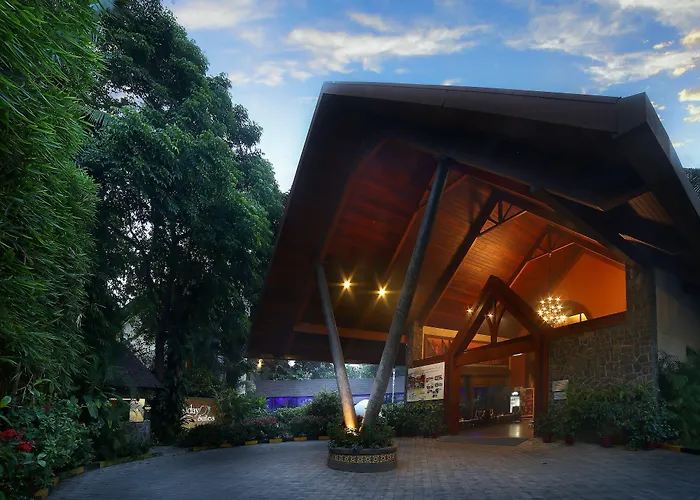 Uday Suites - The Airport Hotel
