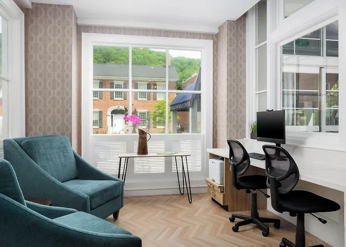 Capitol Plaza Hotel Montpelier Tapestry Collection By Hilton