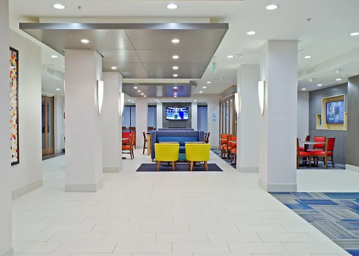 Holiday Inn Express & Suites - Phoenix North - Scottsdale By Ihg