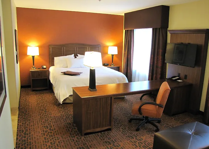 Hampton Inn & Suites Jamestown
