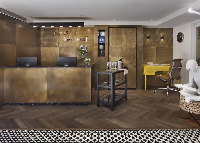 Jacob Shenkin Hotel