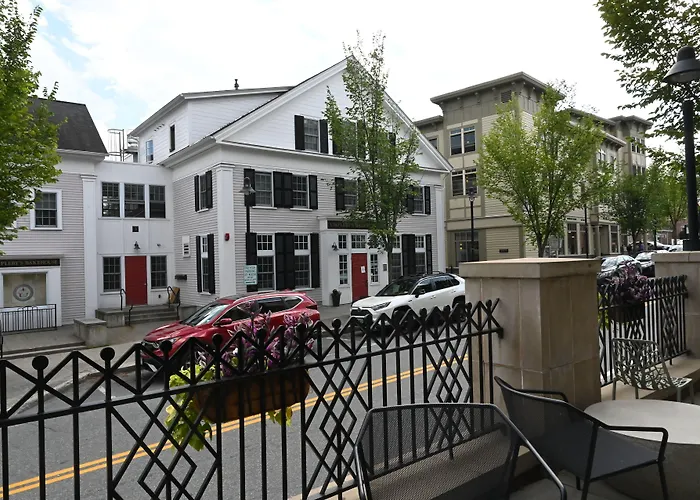 Six South St. Hotel