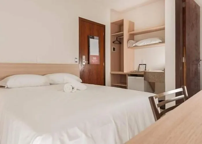 Hotel Dois H