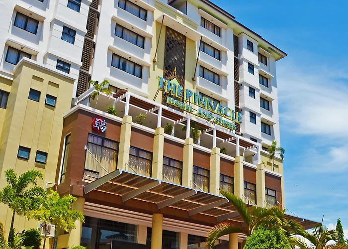 The Pinnacle Hotel And Suites