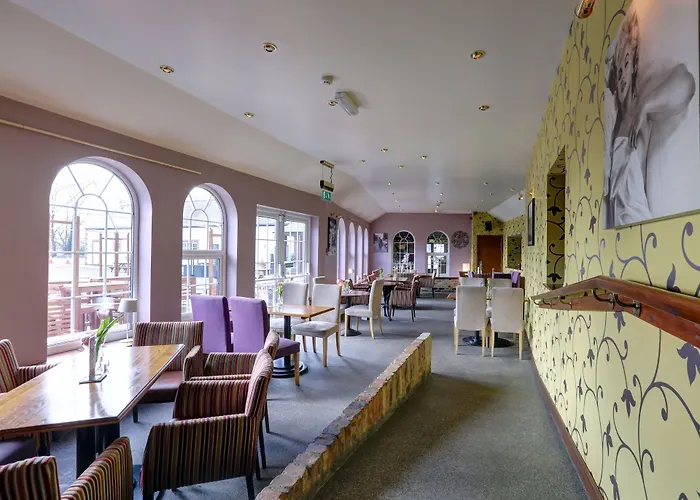 Manor Court Hotel