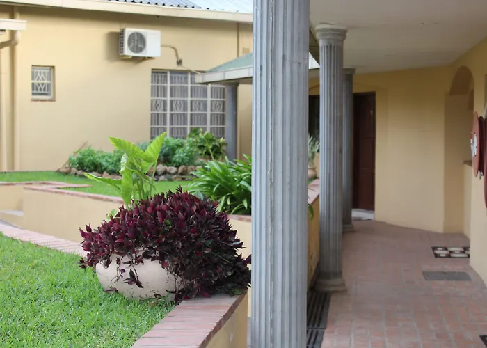 Casa Mia Lodge & Restaurant