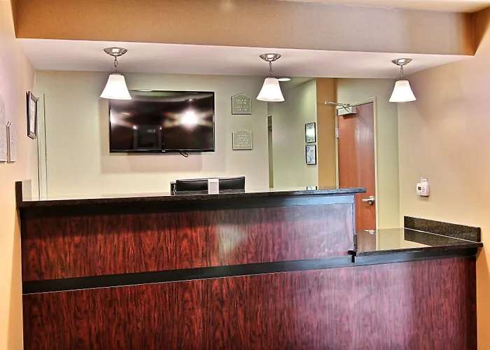 Amerivu Inn And Suites - Crookston