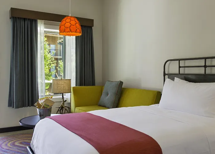 Lone Star Court, Valencia Collection (Adults Only)