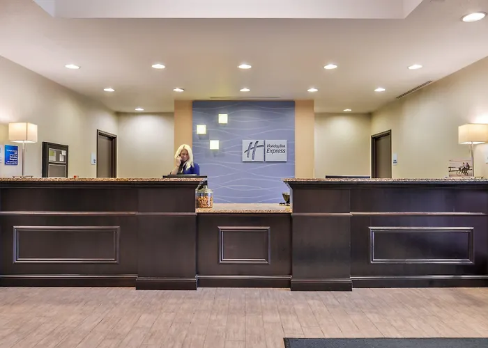 Holiday Inn Express & Suites Emporia Northwest By Ihg
