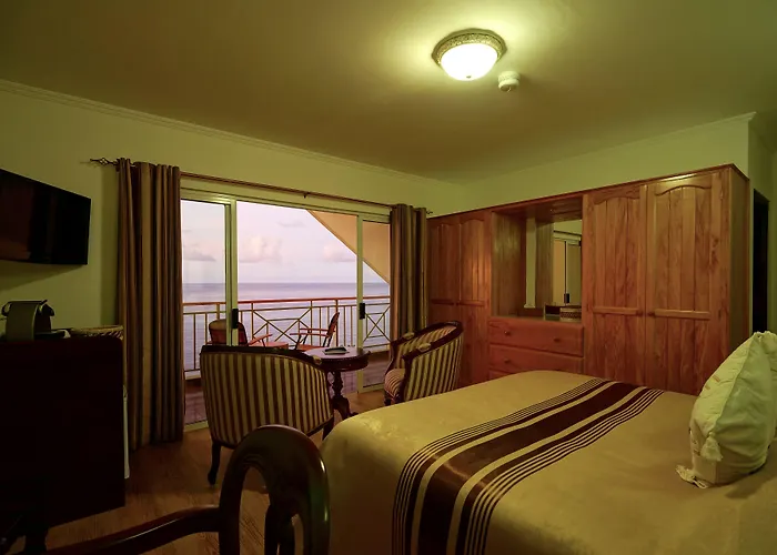 Treasure Cove Hotel & Restaurant