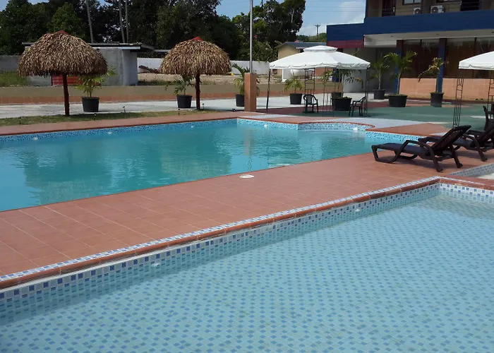 Express Inn Coronado & Camping