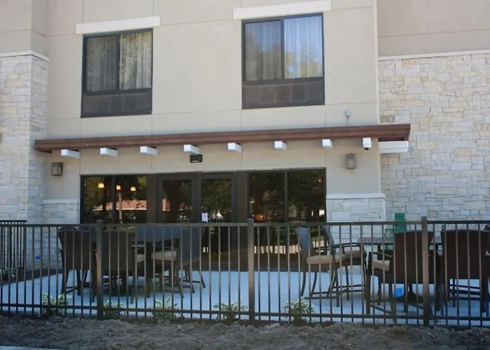 Parkwood Inn & Suites Manhattan
