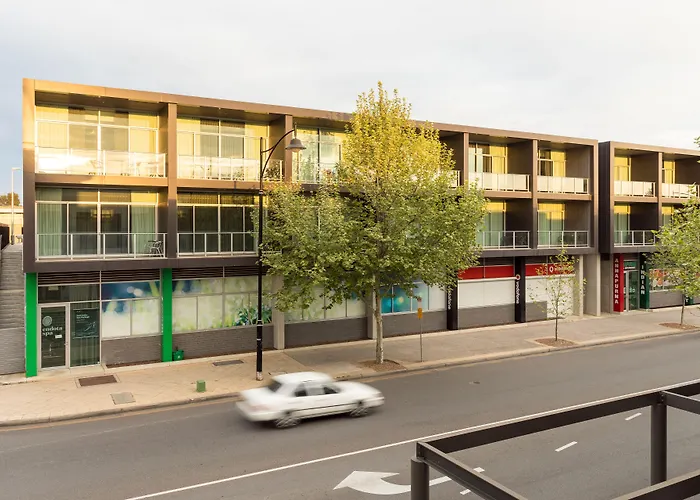 Mawson Lakes Hotel