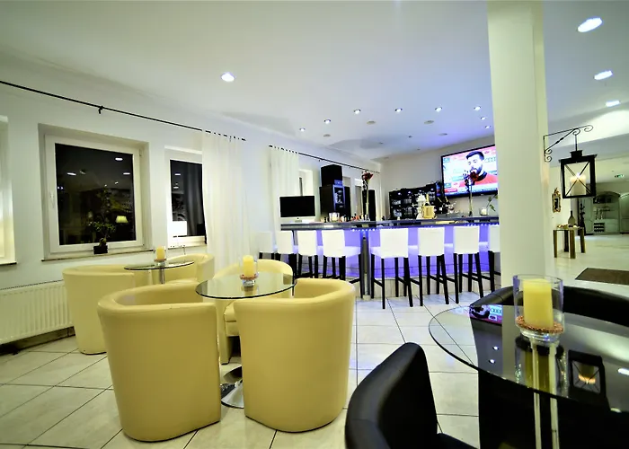 Ascot Hotel