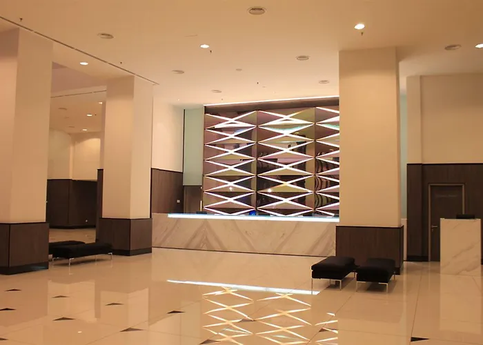 Grand Alora Hotel
