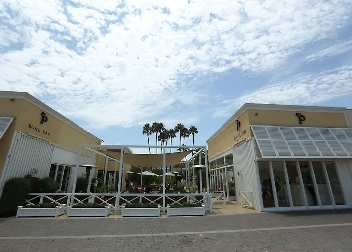 Pavilion Hotel