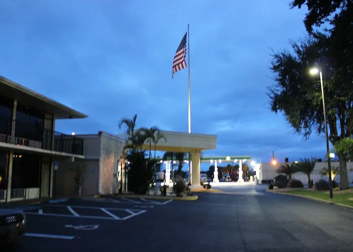 At Home Inn - Fort Pierce