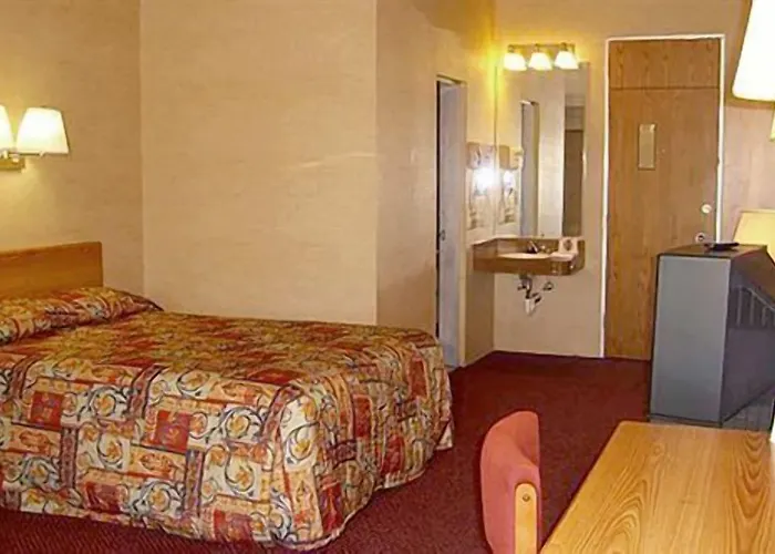 Travelers Inn