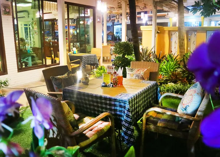 Aiyaree Place Hotel Sha Plus