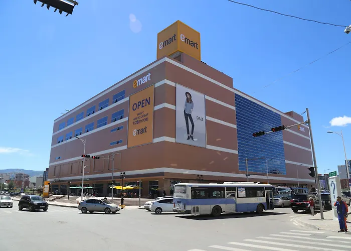 Chinggis Khaan Hotel