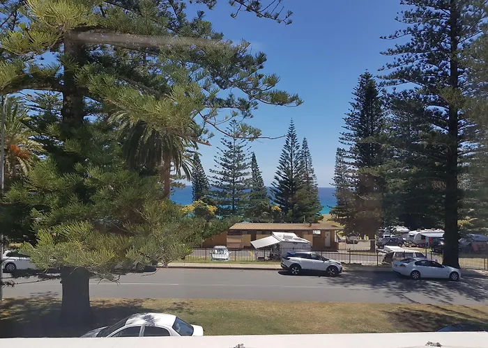Seabreeze Beach Hotel